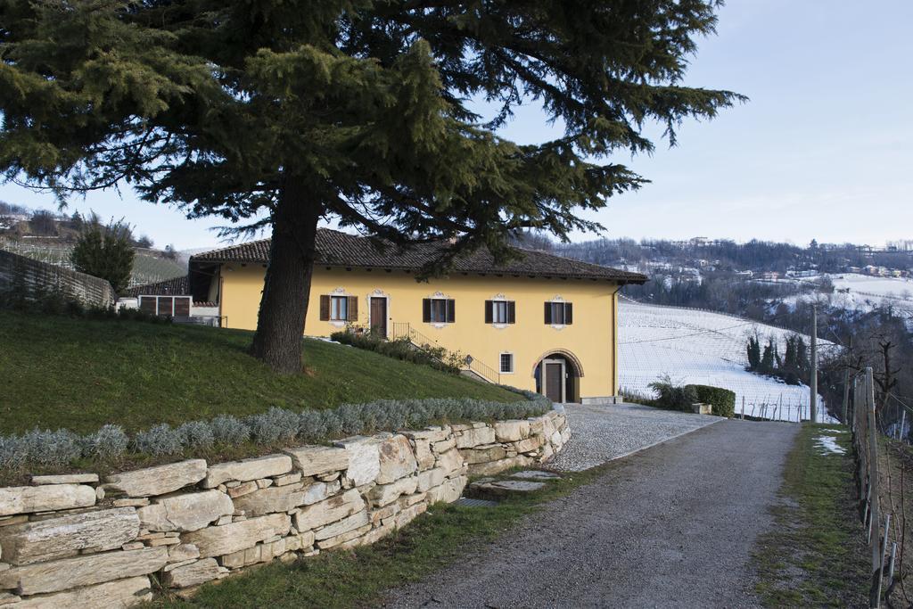فيلا Costa Di Bussia Monforte dʼAlba المظهر الخارجي الصورة